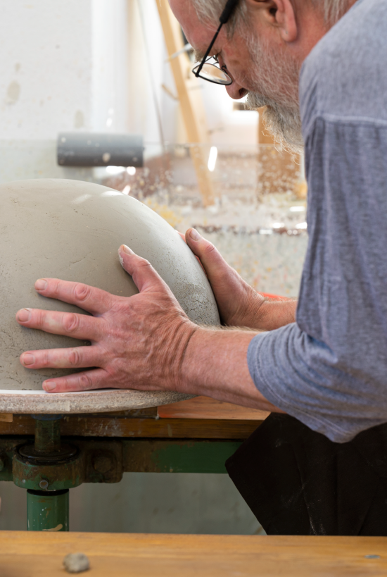 Rudi Hammer während der Arbeit